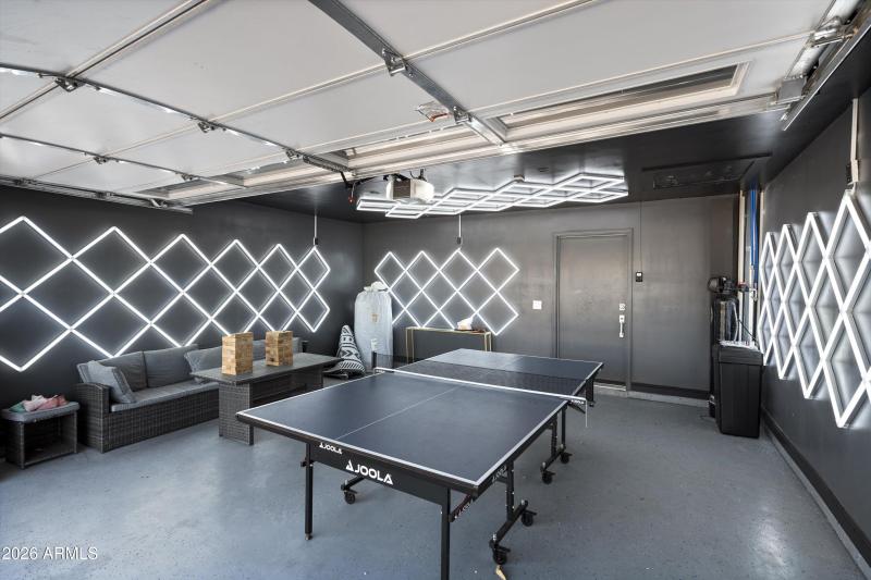 Garage/Gameroom