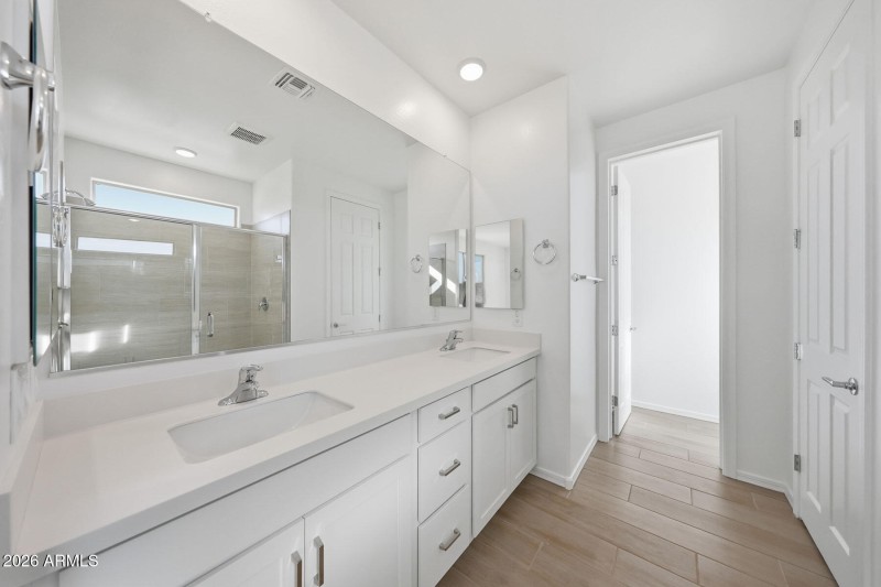 PHX_Landmarke_lot 1064_Pacific_719_owner