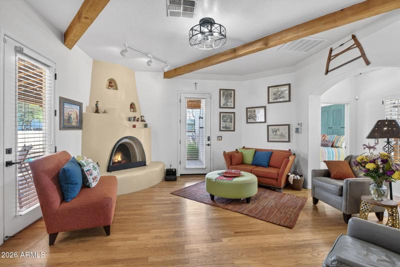 18-web-or-mls-60-W Greasewood St