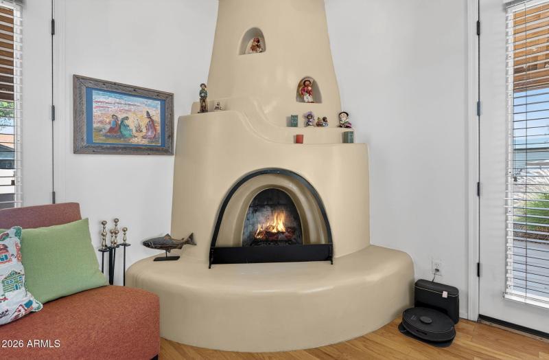 20-web-or-mls-61-W Greasewood St