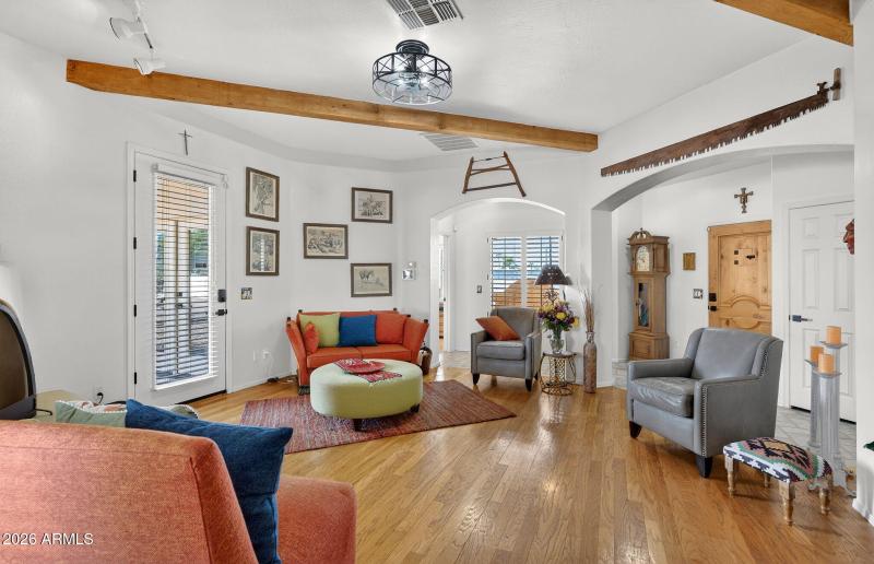 22-web-or-mls-58-W Greasewood St