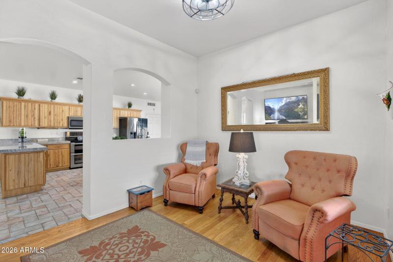 25-web-or-mls-87-W Greasewood St