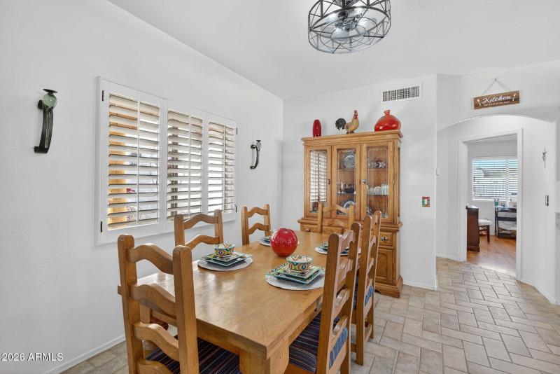 38-web-or-mls-70-W Greasewood St