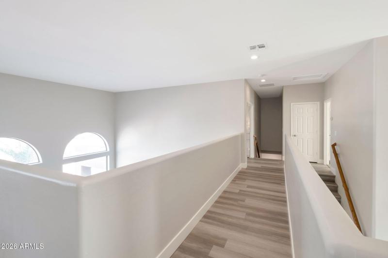 16-web-or-mls-Qp-9489