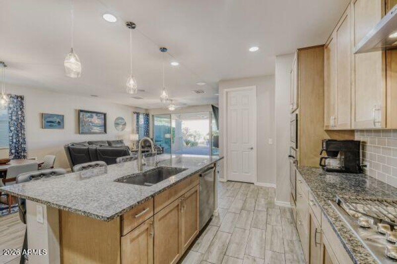 13565588_16-510-17_photo_print__q80_w600