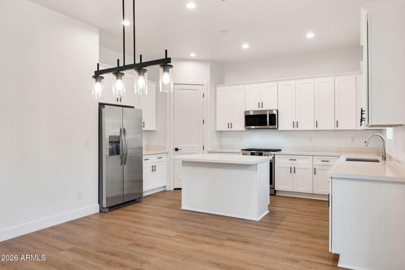 17-Dining Room to Kitchen (2)