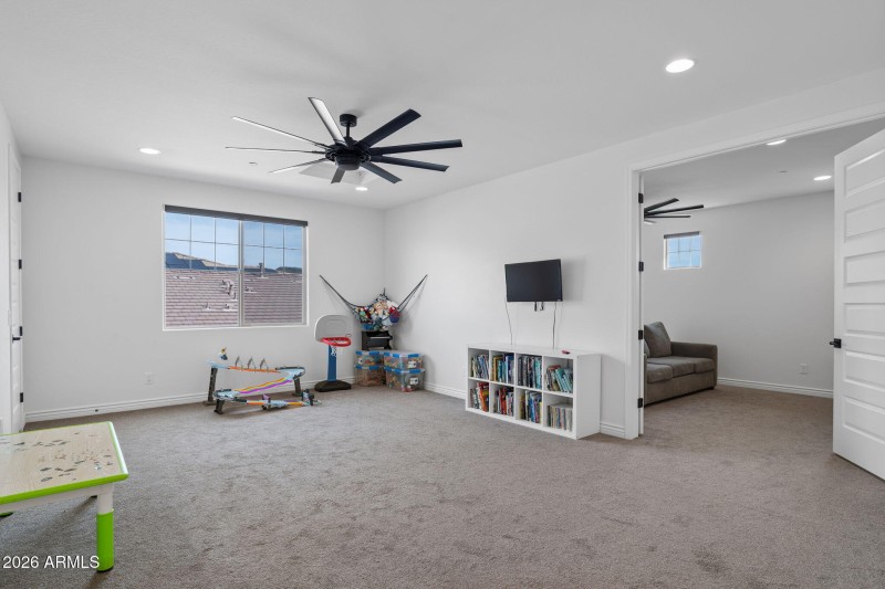 042__32083 N 126th Ave