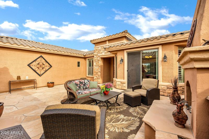 Front Courtyard to House
