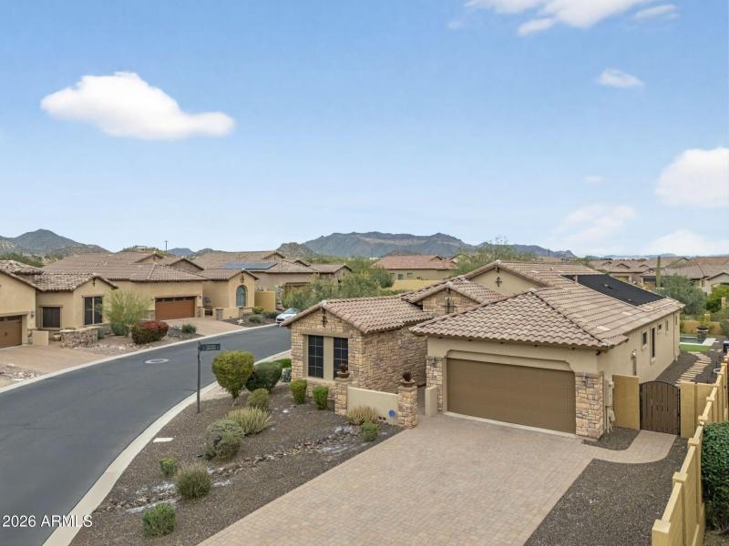 49-web-or-mls-1000018953