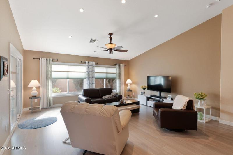 15803 W Windsor Liv Rm