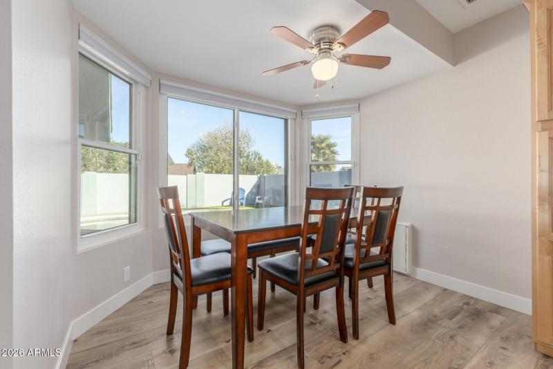 Dining Area – Bright space with corner w