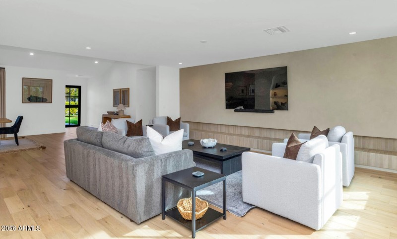 6039 E Calle Camelia-large-013-018-6039