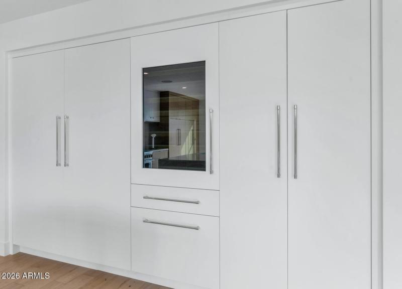 6039 E Calle Camelia-large-021-027-6039