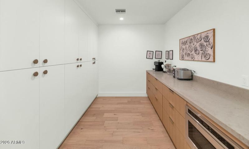 6039 E Calle Camelia-large-022-031-6039