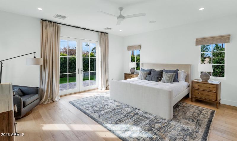 6039 E Calle Camelia-large-023-006-6039