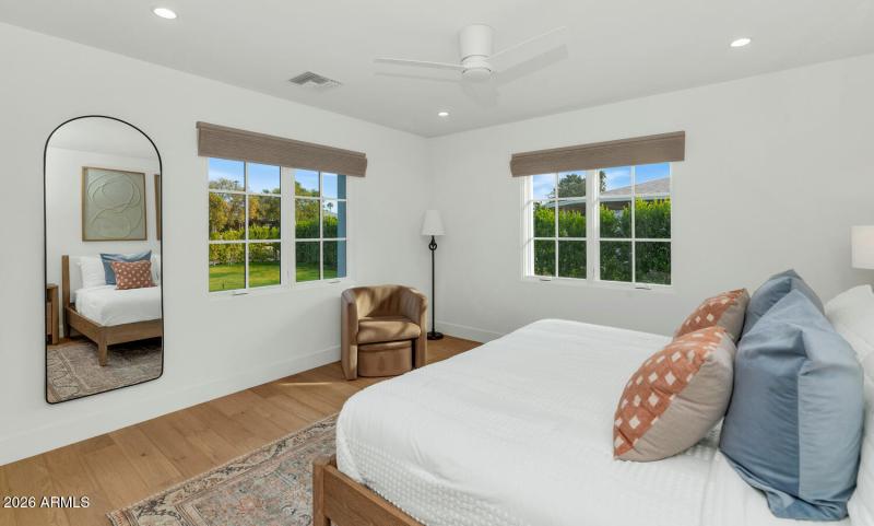 6039 E Calle Camelia-large-031-014-6039