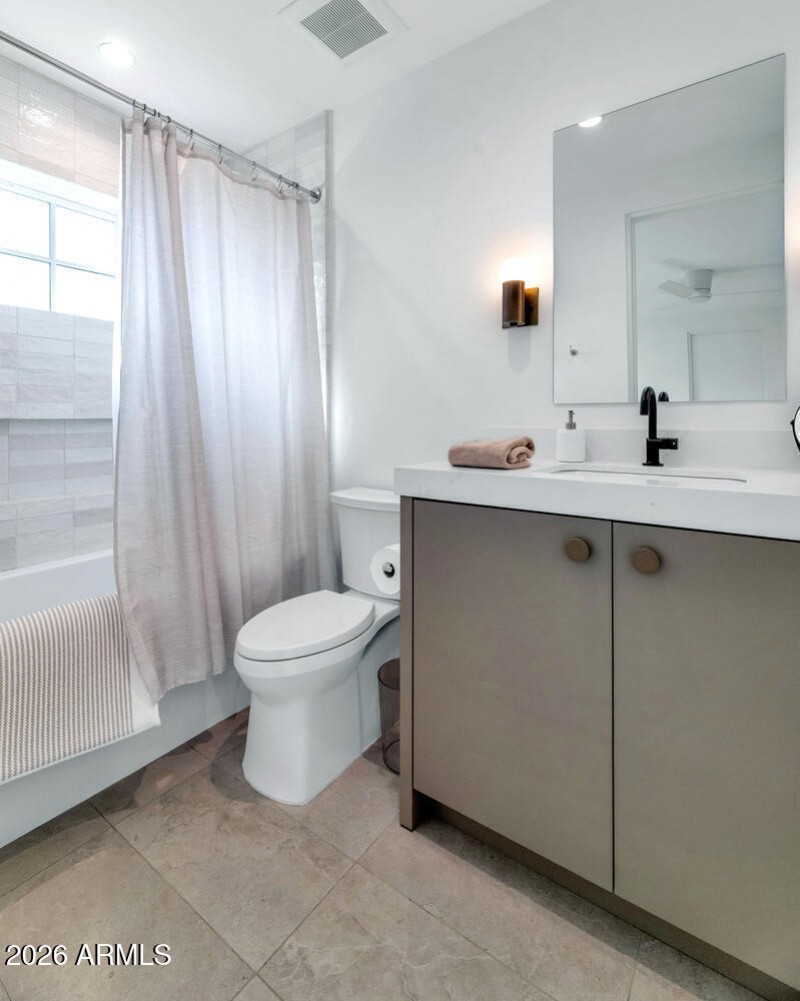 6039 E Calle Camelia-large-034-009-6039