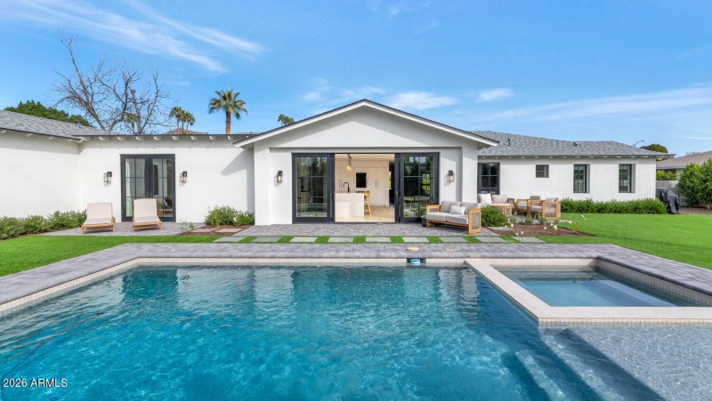 6039 E Calle Camelia-large-038-036-6039