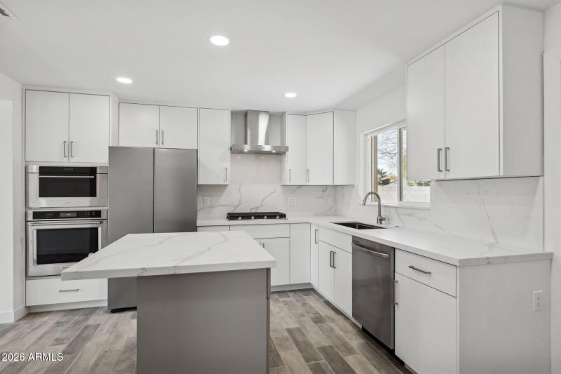 9-web-or-mls-4144-n-36th-st