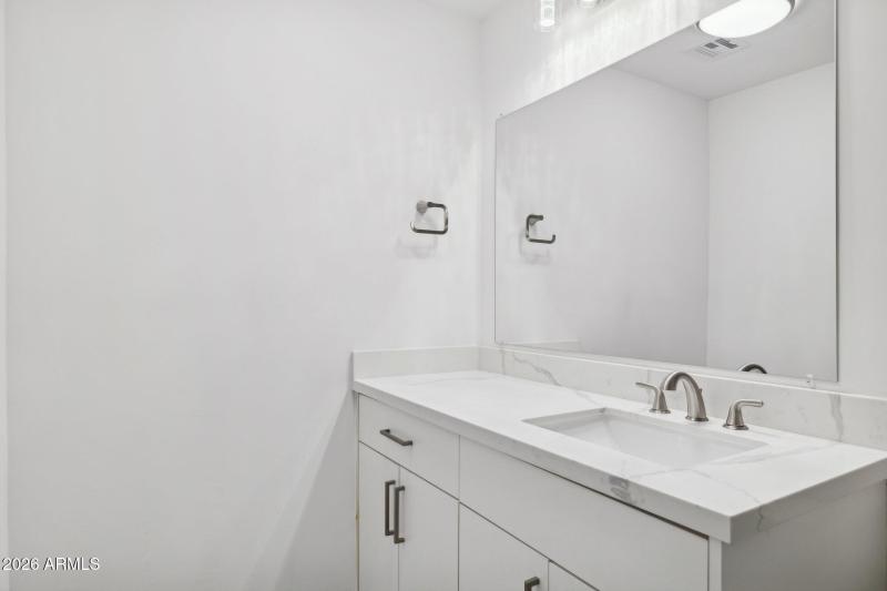 15-web-or-mls-4144-n-36th-st