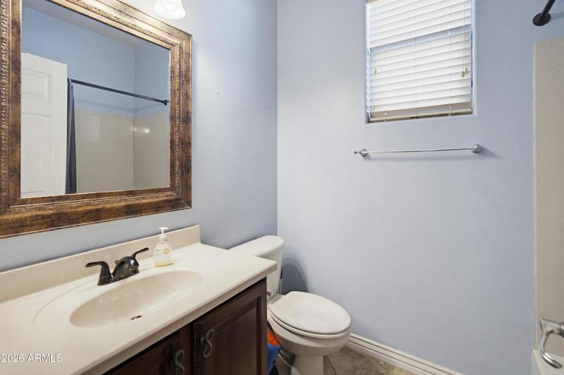 4708 E County Down Dr-17