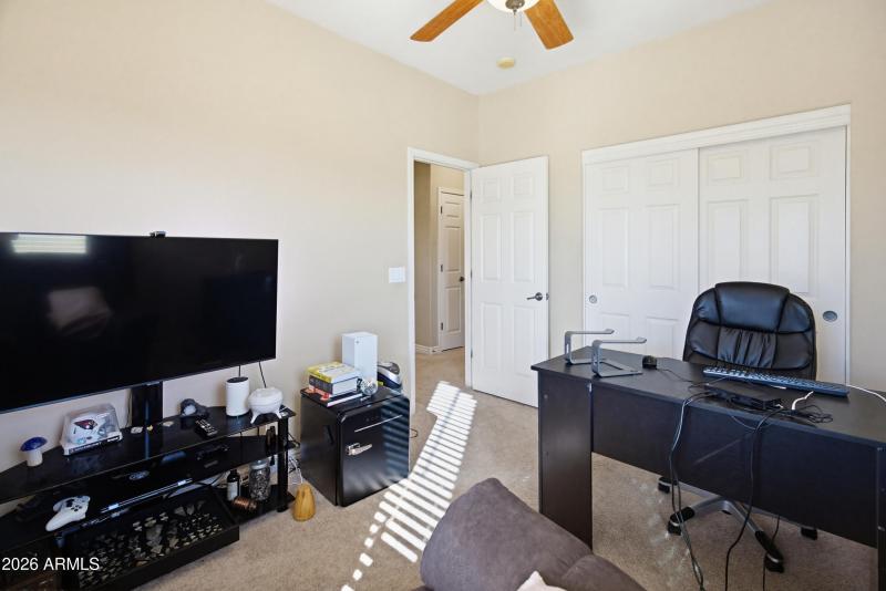 4708 E County Down Dr-4