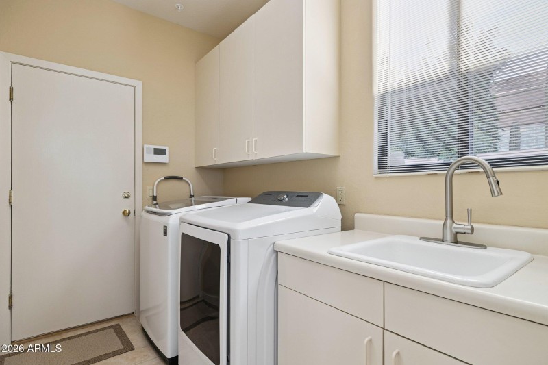 33-web-or-mls-34748-n-93rd-pl