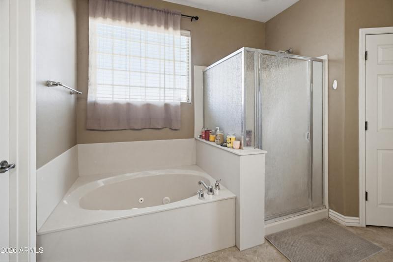 4708 E County Down Dr-6