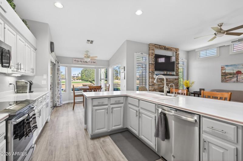 Kitchen toward breakfast room