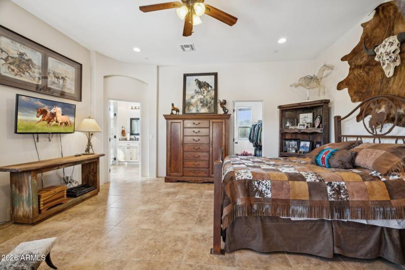 21-web-or-mls-39819-n-26th-st