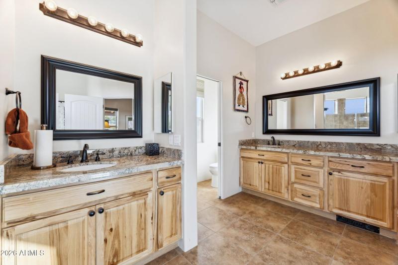 24-web-or-mls-39819-n-26th-st