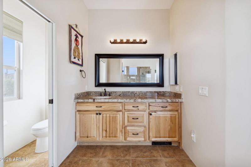 27-web-or-mls-39819-n-26th-st