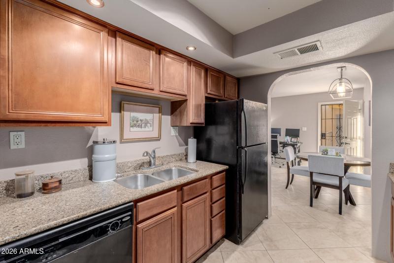 Kitchen & Dining Area