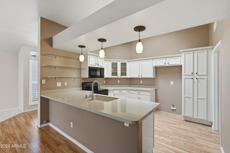 6Kitchen_Quartz Countertops