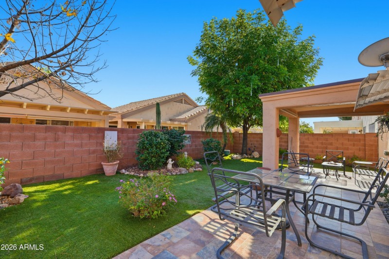 14a_Beautiful Tile Perfect for Entertain