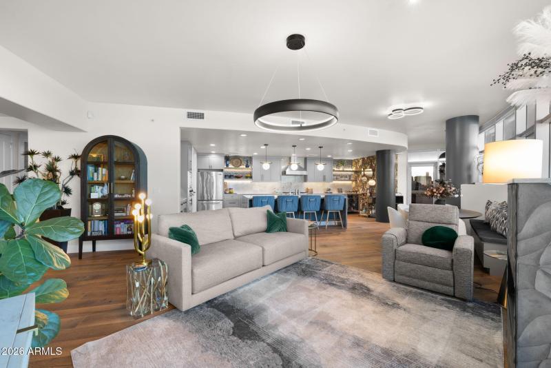 35-web-or-mls-140 E Rio Salado Pkwy 804,