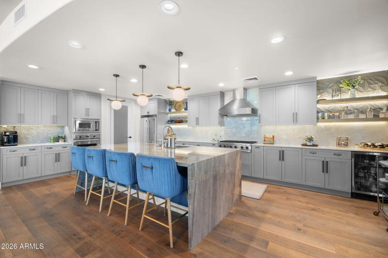 42-web-or-mls-140 E Rio Salado Pkwy 804,