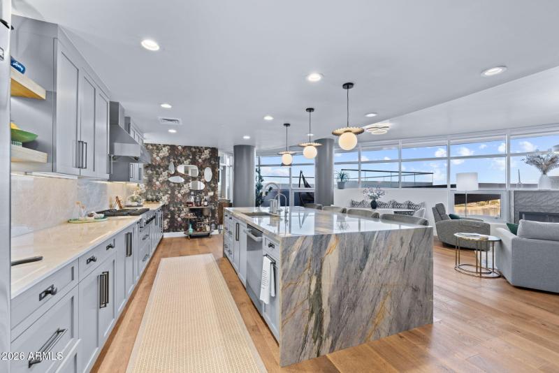 45-web-or-mls-140 E Rio Salado Pkwy 804,