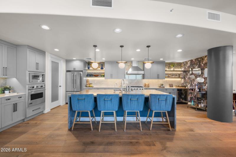 48-web-or-mls-140 E Rio Salado Pkwy 804,