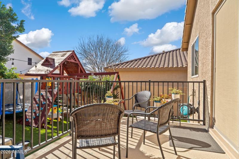OUTDOOR BALCONY PATIO