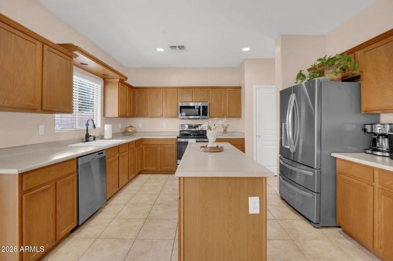 10-web-or-mls-5382 W Kaler-10