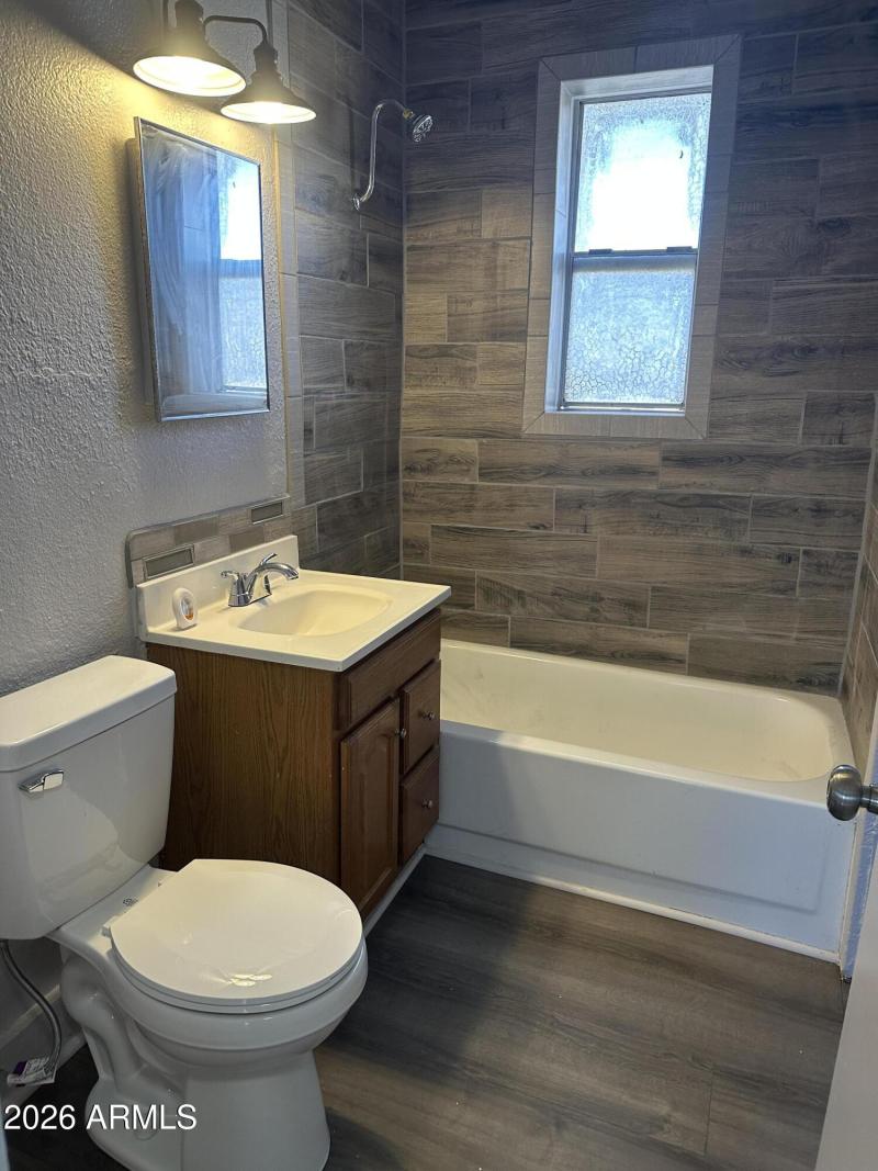 Unit 540 - Bathroom 1.1