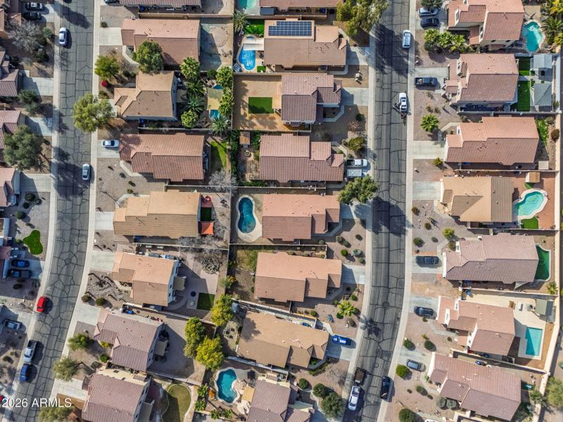 32-web-or-mls-45151 Paraiso Ln-32