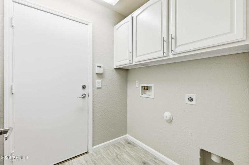 20-web-or-mls-45151 Paraiso Ln-20