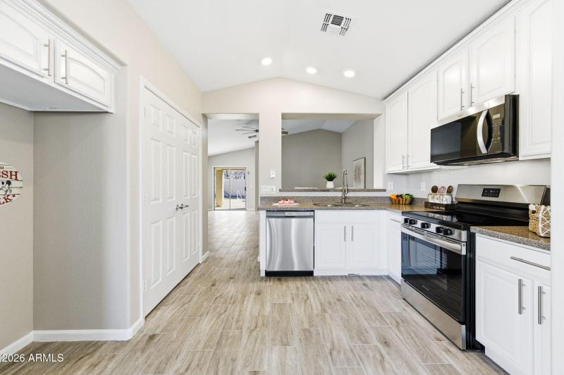 18-web-or-mls-45151 Paraiso Ln-18