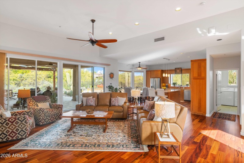 Inviting with a seamless flow