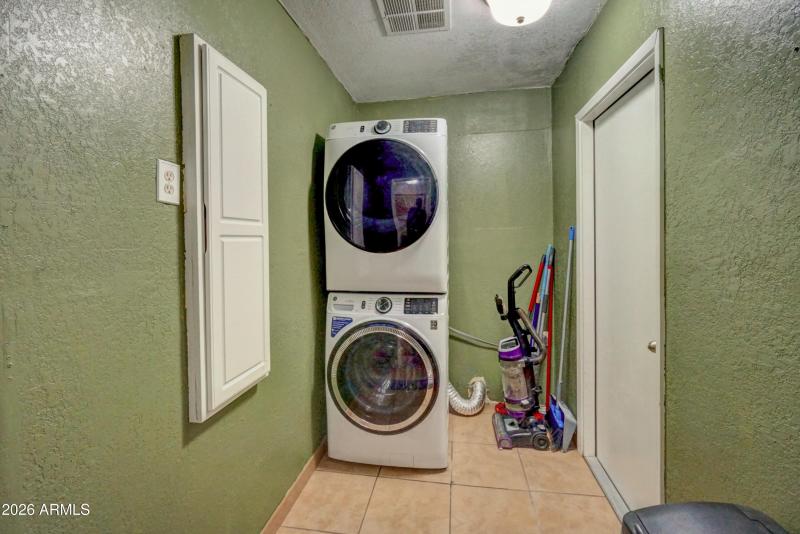 21 - LAUNDRY ROOM