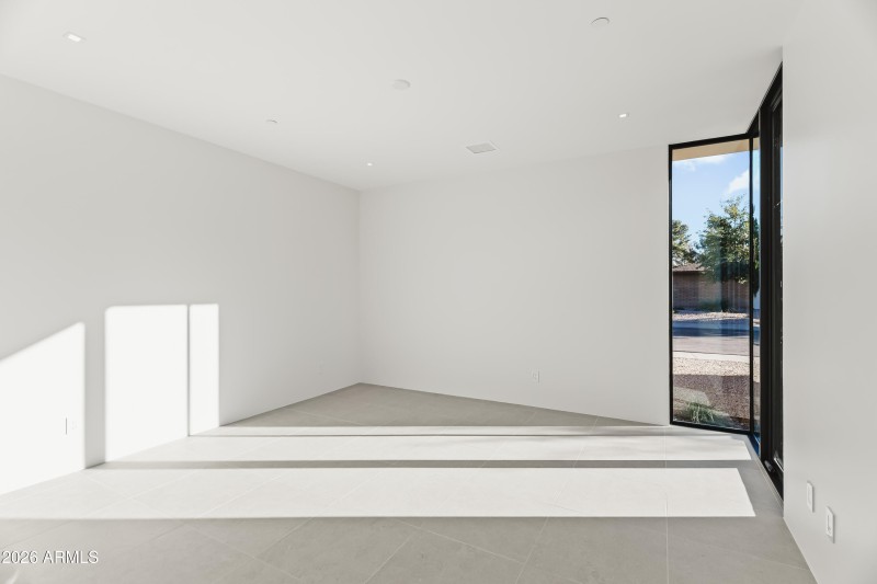 ENSUITE SECONDARY BDRM #1