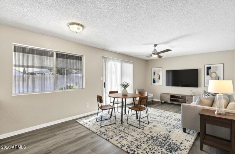 1645 W Nido Ave - VS