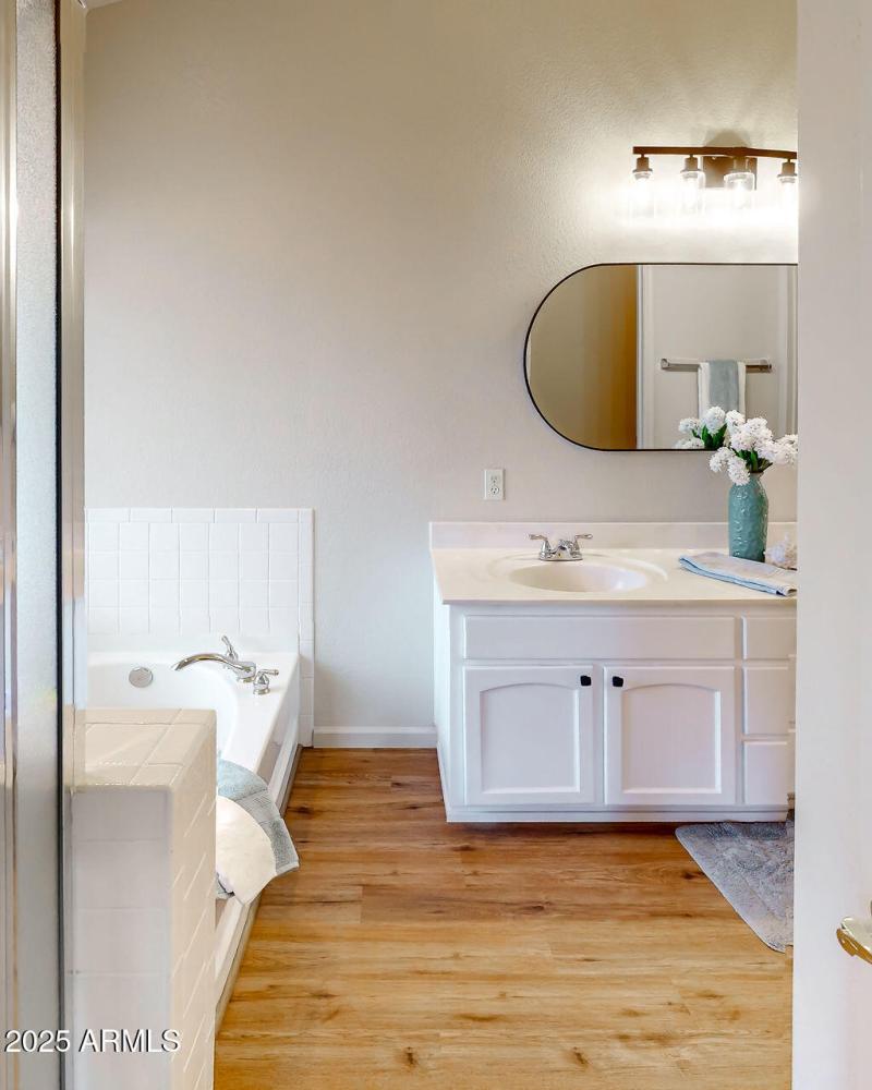 3845ViadelaReina-208